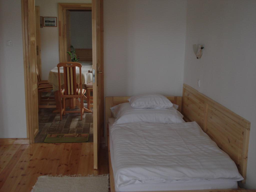 Gerendas Vendeghaz Sotony Room photo