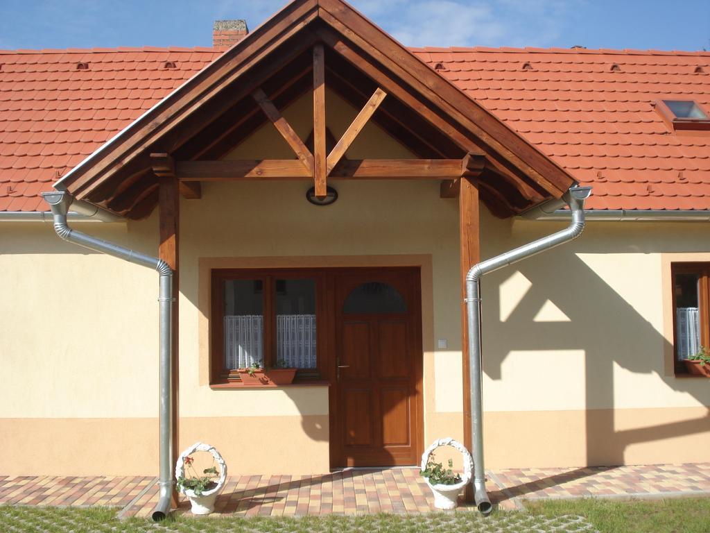 Gerendas Vendeghaz Sotony Exterior photo