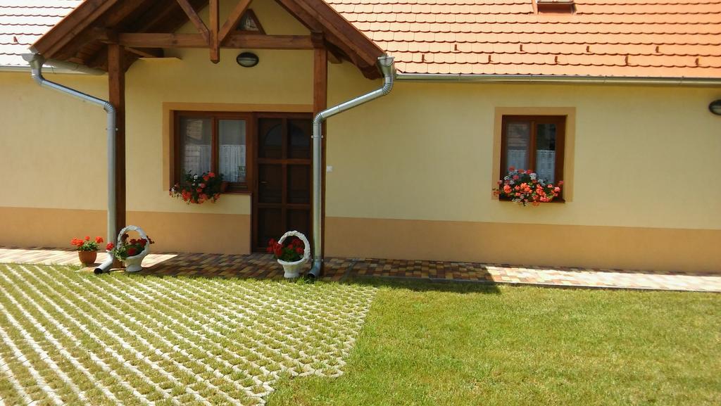 Gerendas Vendeghaz Sotony Exterior photo